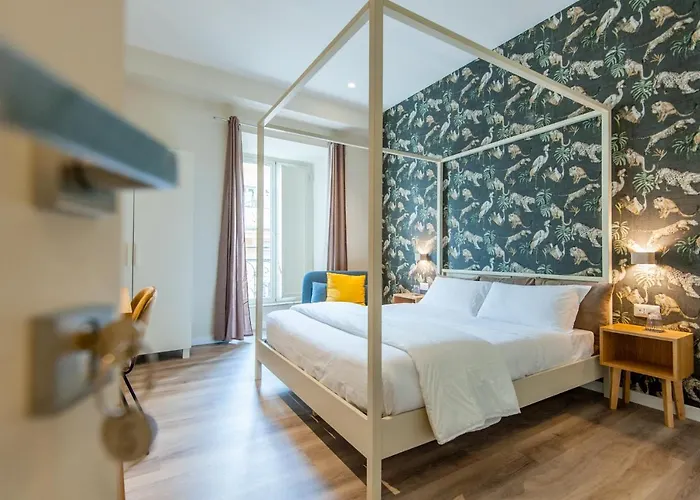 Design 18 Charming Rooms Roma